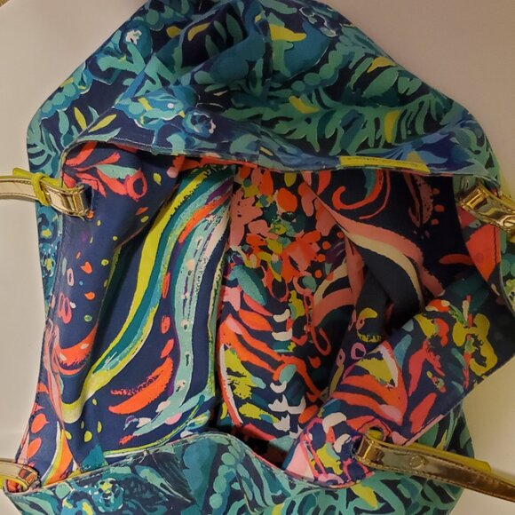 Lilly Pulitzer Reversible Beach Tote in Beach Loot & Midnight Cove - Picture 5 of 7
